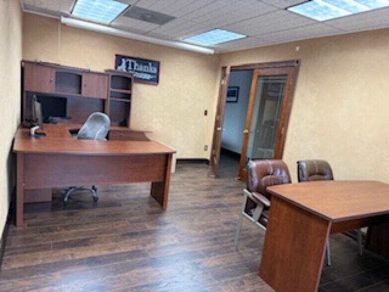 More Photos Of 1877 Orchard Lake Rd, Sylvan Lake Medical For Sale