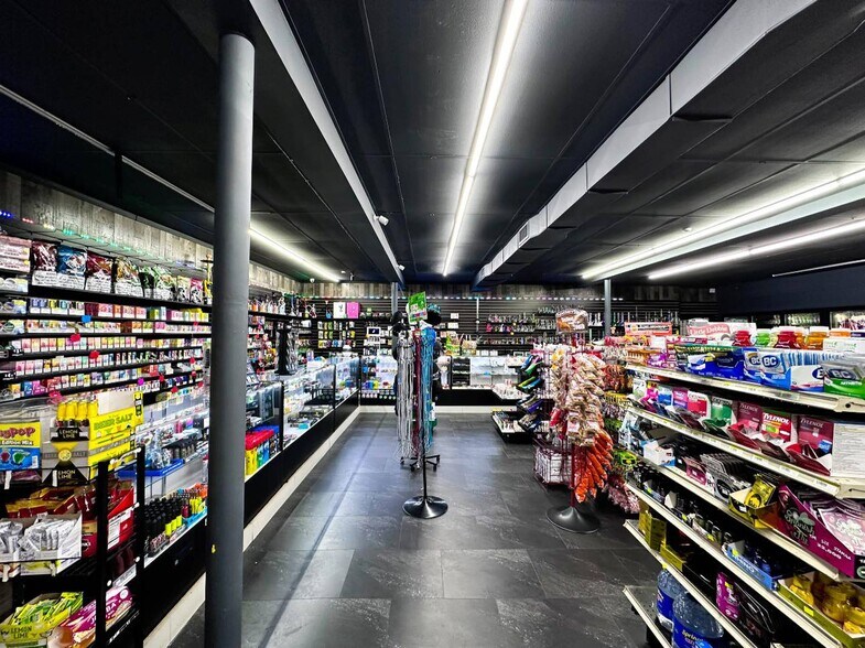 More Photos Of 13433 Moffett Rd, Wilmer Service Station For Sale