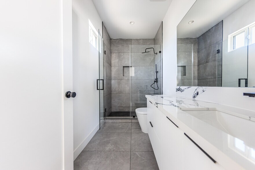 More Photos Of 1954-1958 Purdue Ave, Los Angeles Apartments For Sale