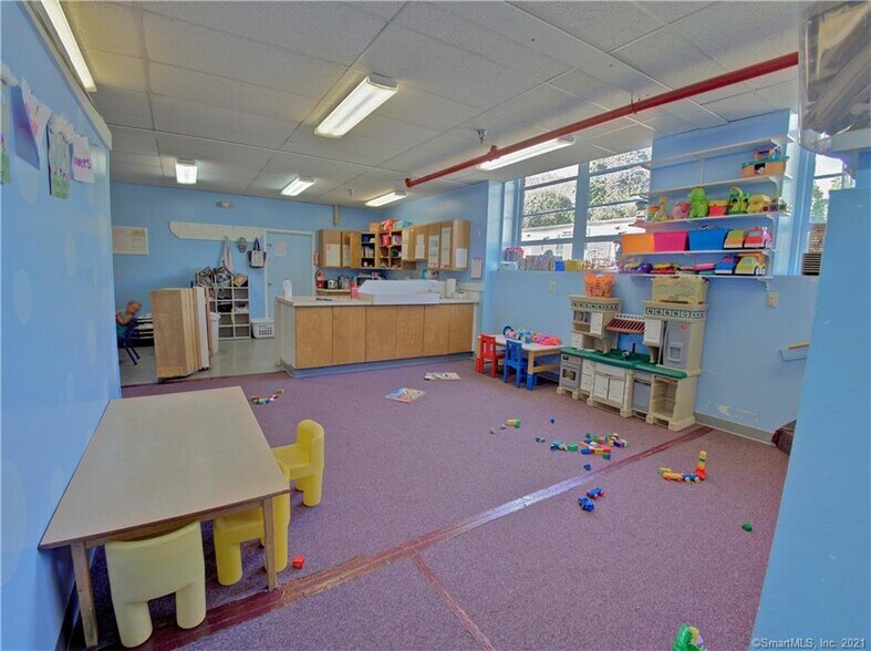 More Photos Of 90 S Park St, Willimantic Warehouse For Lease