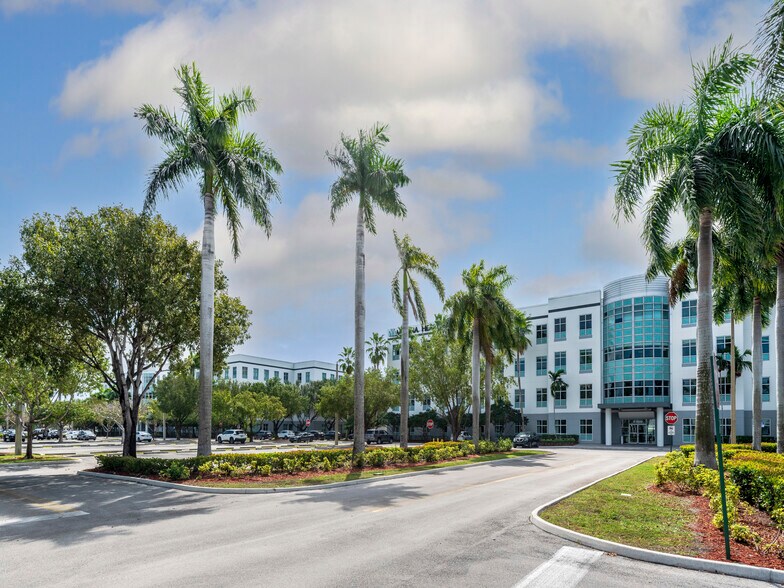 More Photos Of 8200 NW 33rd St, Doral Office For Lease