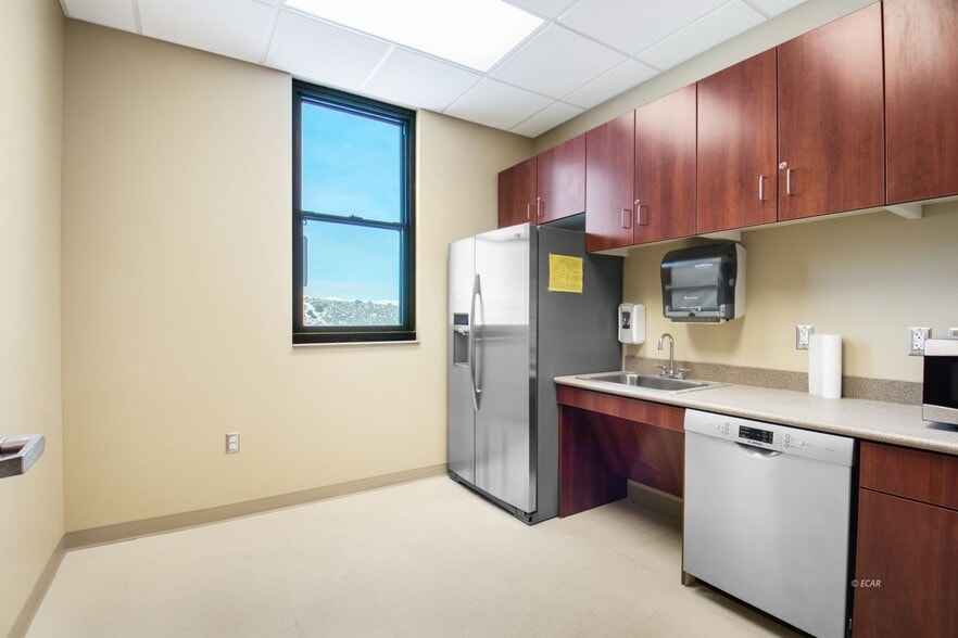 More Photos Of 2003 Errecart Blvd, Elko Hospital For Lease