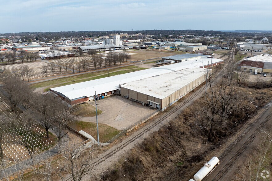 More Photos Of 416 S 5th St, Fort Smith Manufacturing For Lease