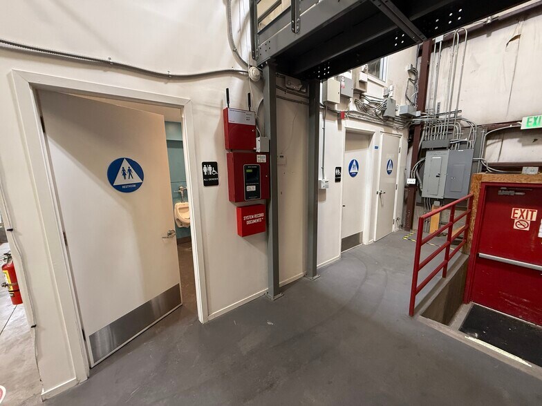 More Photos Of 710 Bancroft Way, Berkeley Warehouse For Lease