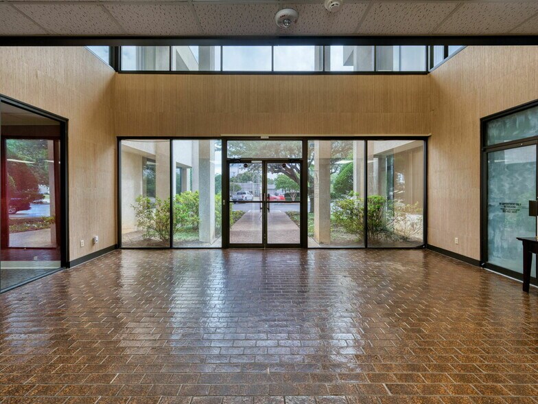 More Photos Of 515 W Southwest Loop 323, Tyler Office For Lease