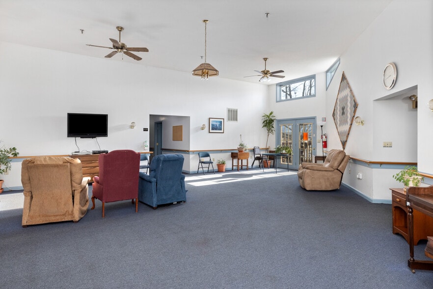 More Photos Of 218 Mill Rd, Woodstock Congregate Senior Housing For Sale