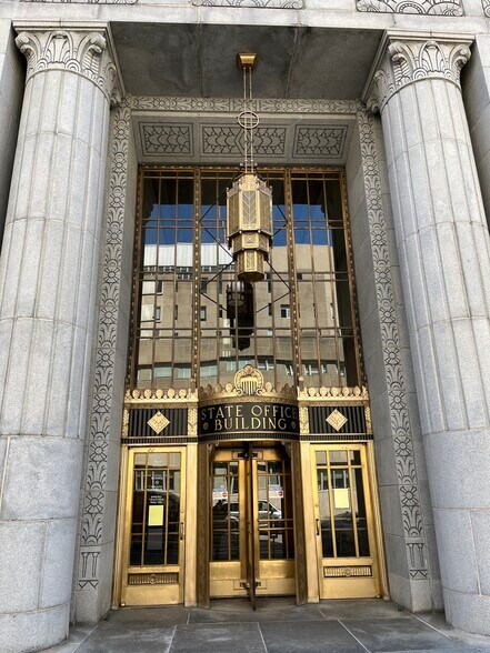 More Photos Of 1 W Wilson St, Madison Office For Sale