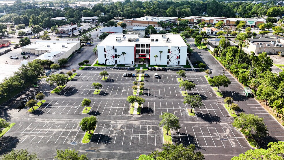 More Photos Of 3733 University Blvd W, Jacksonville Office For Lease