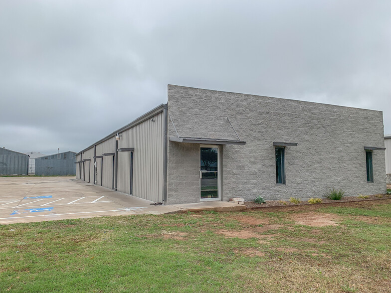 Primary Photo Of 4613 Old Jacksboro Hwy, Wichita Falls Office For Lease