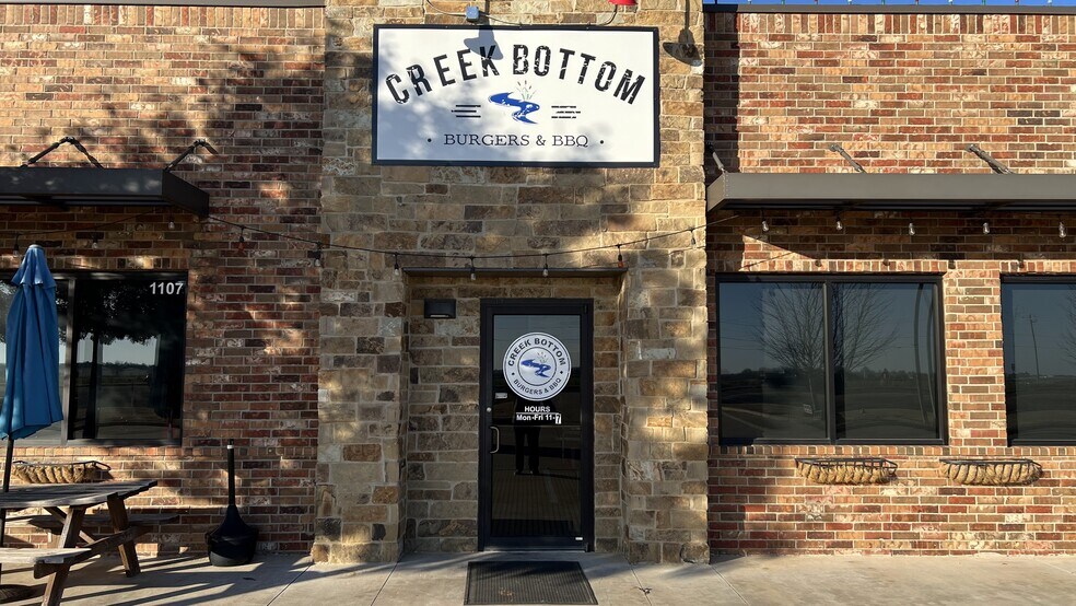 More Photos Of 1107 NW 32nd St, Newcastle Restaurant For Sale