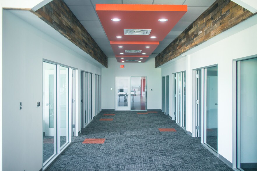 More Photos Of 1900 Jay Ell Dr, Richardson Flex For Lease