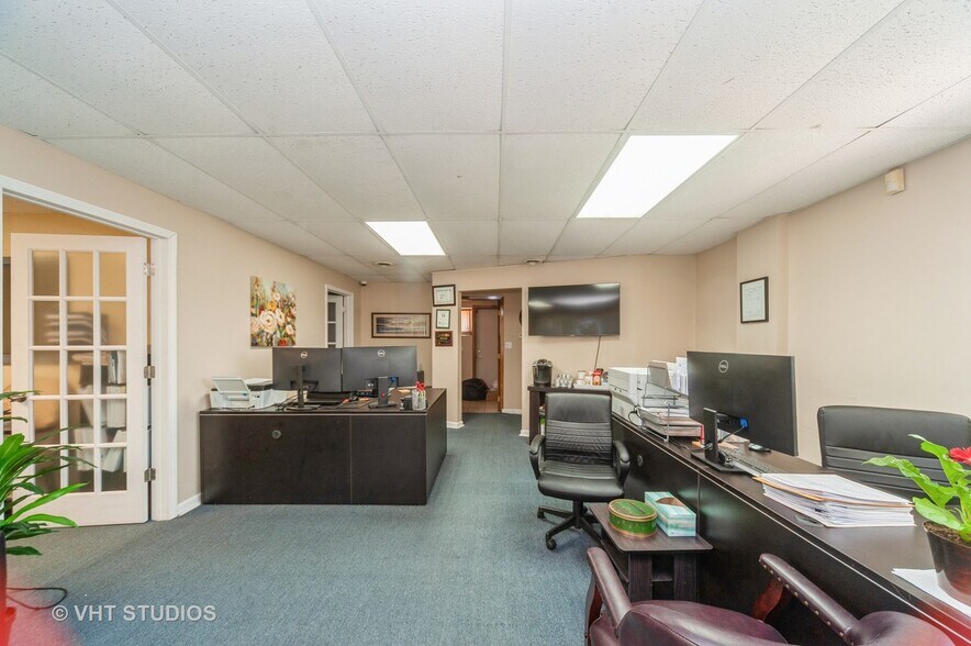 More Photos Of 2864 Washington St, Waukegan Storefront Retail Office For Sale