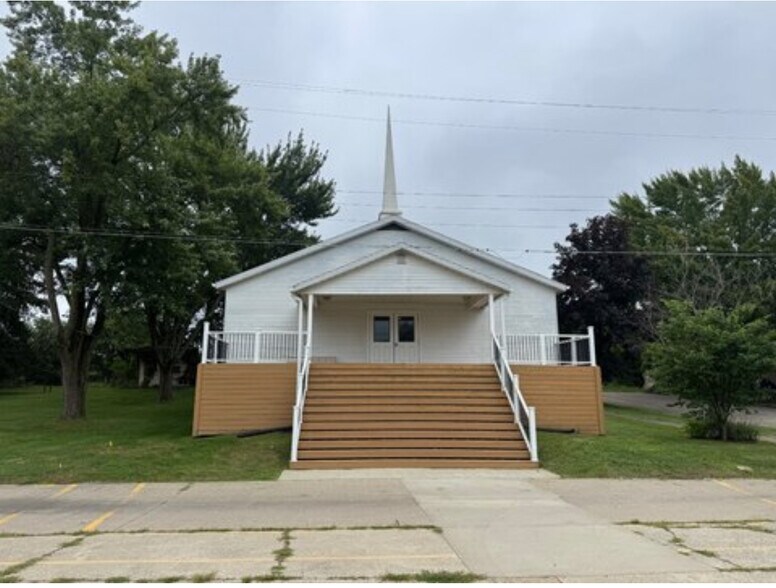 More Photos Of 115 S Pierce St, Crestline Religious Facility For Sale