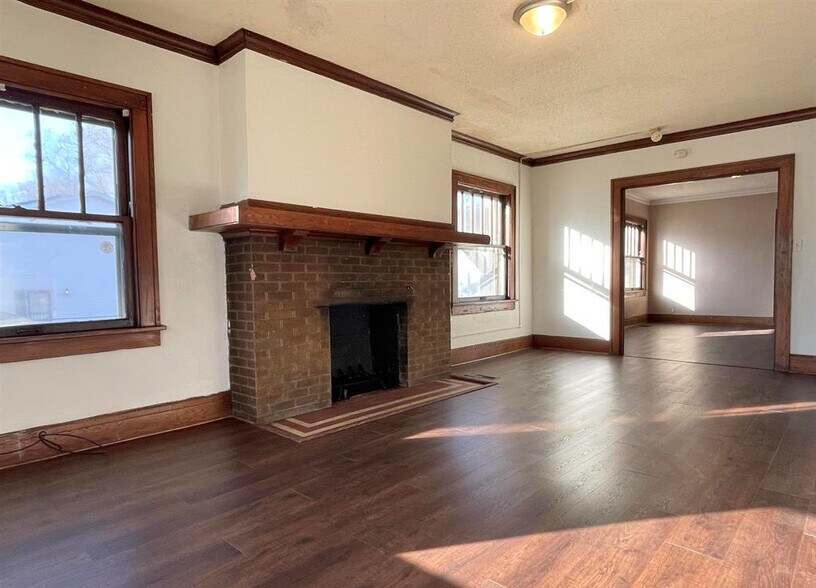 More Photos Of 919 W 3rd St, Peoria Apartments For Sale