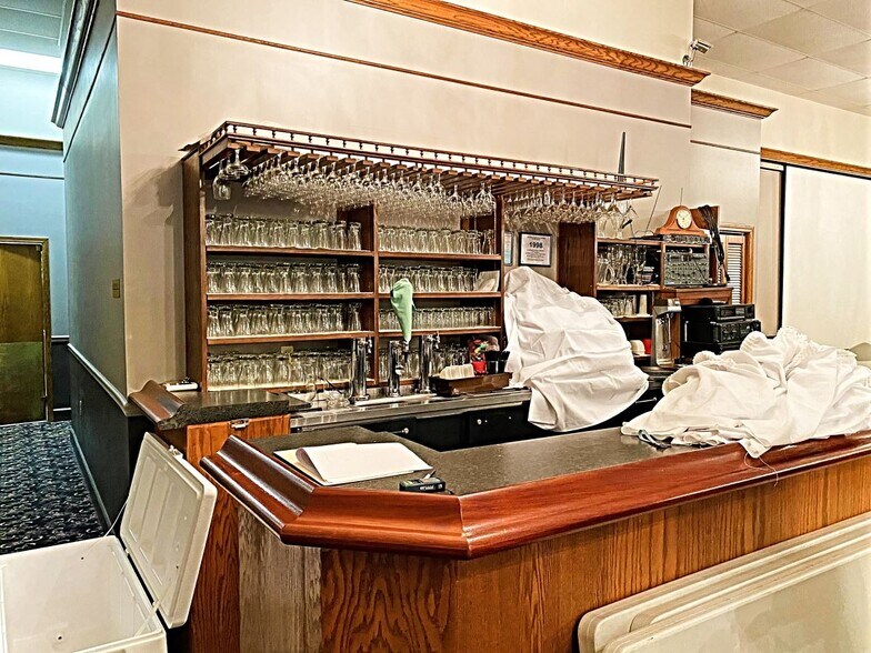 More Photos Of 872 E Michigan Ave, Marshall Freestanding For Lease