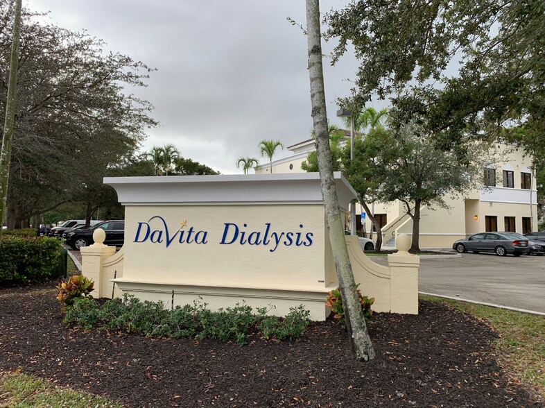 More Photos Of 7950 SW 30th St, Davie Medical For Sale
