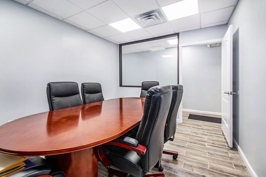 More Photos Of 14729 Champaign Rd, Allen Park Storefront Retail Office For Lease