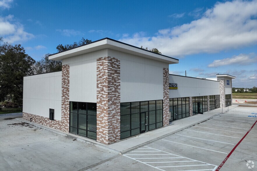 More Photos Of 21941 Rosehill Reserve Dr, Tomball General Retail For Lease