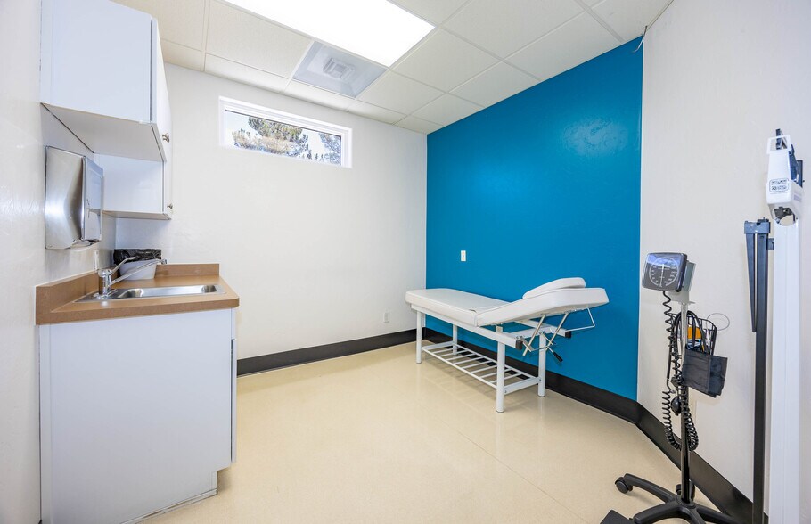 More Photos Of 3533 Canyon de Flores, Sierra Vista Medical For Lease