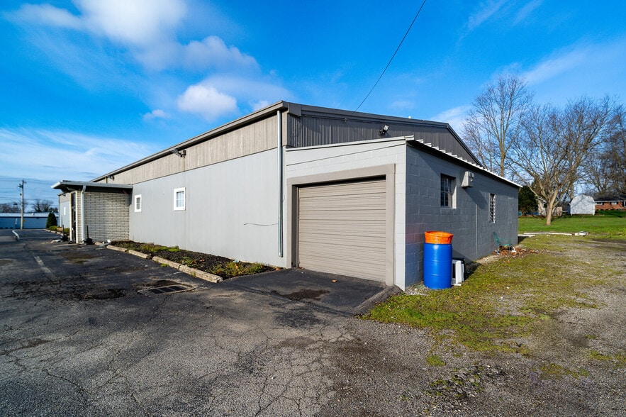 More Photos Of 6962 Coles Rd, Middletown General Retail For Sale