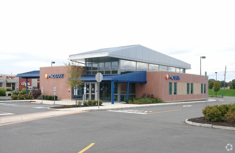 More Photos Of 130 Marketplace Blvd, Hamilton Unknown For Lease