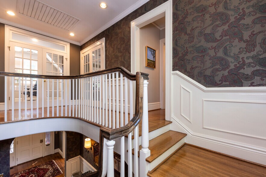 More Photos Of 1310 Augusta St, Greenville Office For Lease
