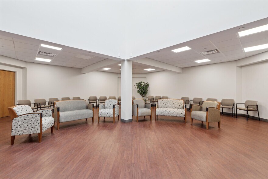 More Photos Of 3740 W Sylvania Ave, Toledo Medical For Sale