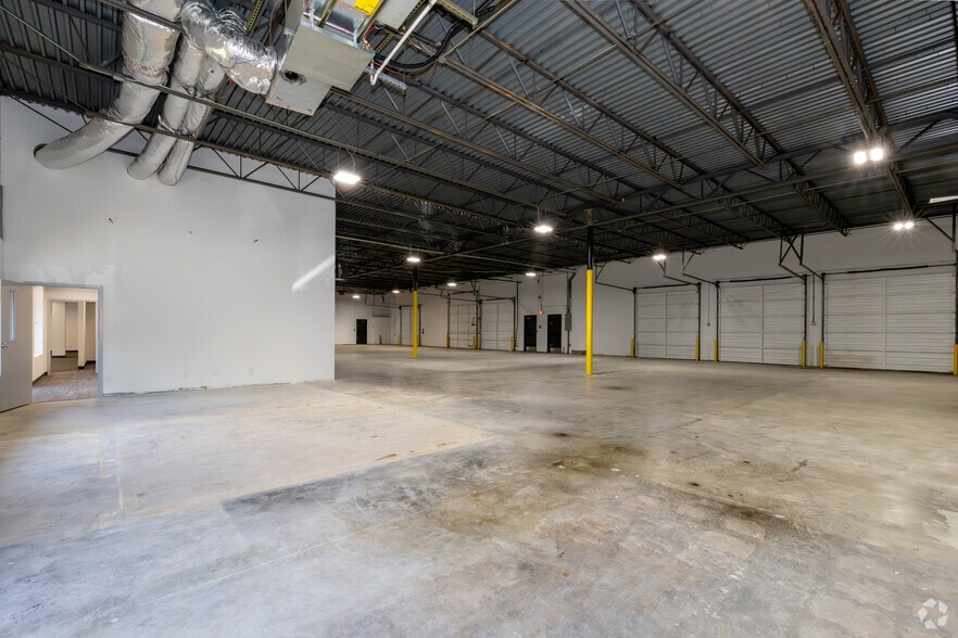 More Photos Of 2220 Center Park Dr, Charlotte Light Distribution For Lease