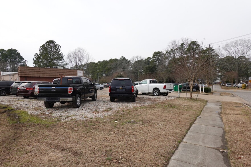 More Photos Of 202 S Newtown Rd, Virginia Beach Auto Dealership For Sale