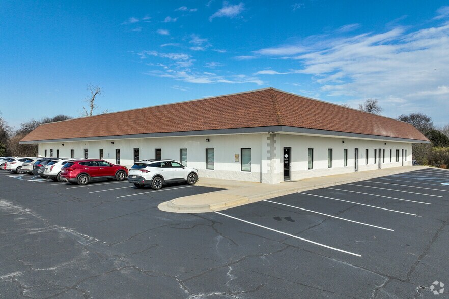 More Photos Of 922 E Jefferson St, Americus Medical For Lease
