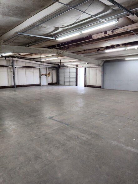 More Photos Of 3225 Highway 31 S, Decatur Industrial For Lease