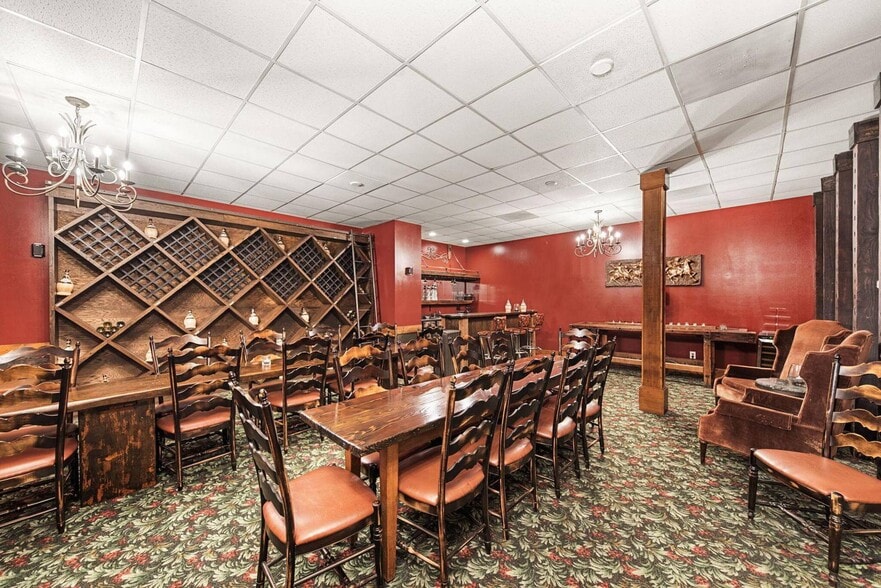 More Photos Of 521 Franklin St, Michigan City Restaurant For Lease