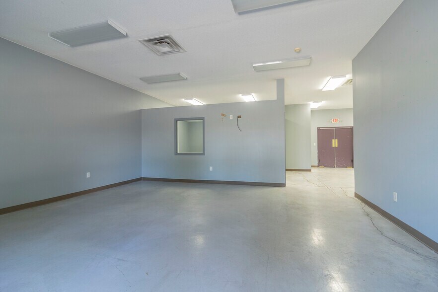 More Photos Of 5801 Old Collinsville Rd, Fairview Heights General Retail For Lease