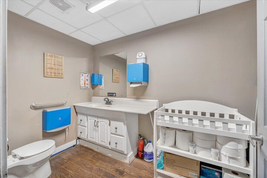 More Photos Of 2200 Old Salem School Rd, Union Hall Marina For Sale