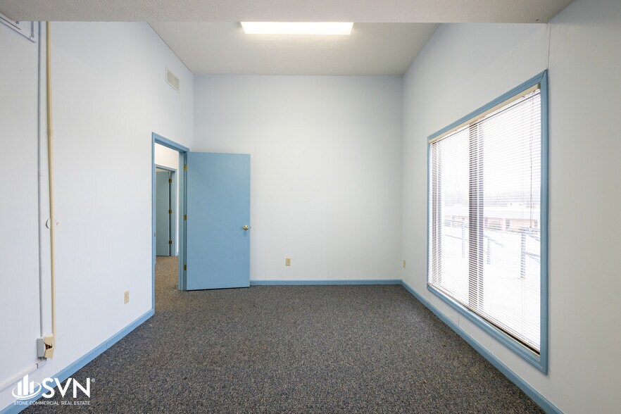 More Photos Of 1047 US Highway 127 S, Frankfort Medical For Lease