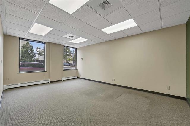 More Photos Of 414 E Walnut St, Green Bay Office For Lease
