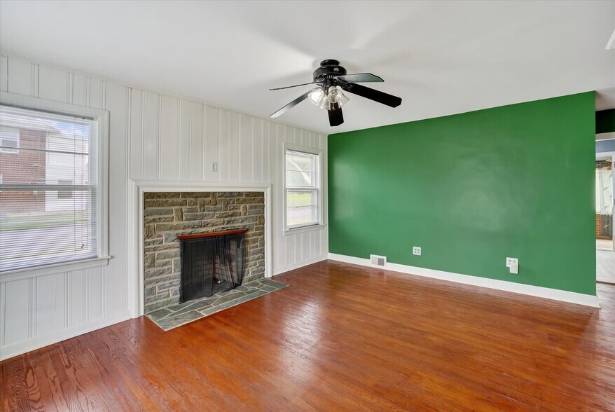 More Photos Of 2260 Carlisle Rd, York Office For Sale