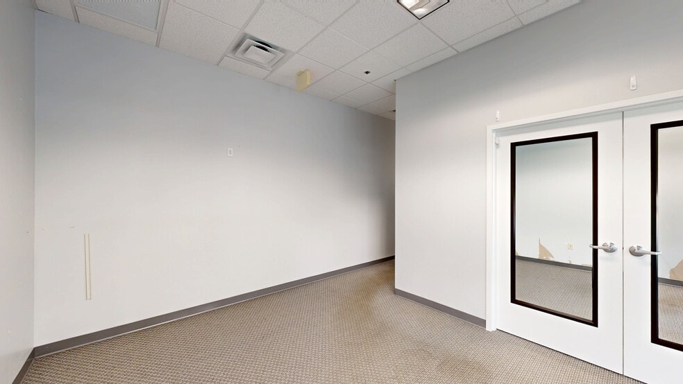Primary Photo Of 7300-7356 Greenbriar Pky, Orlando Unknown For Lease