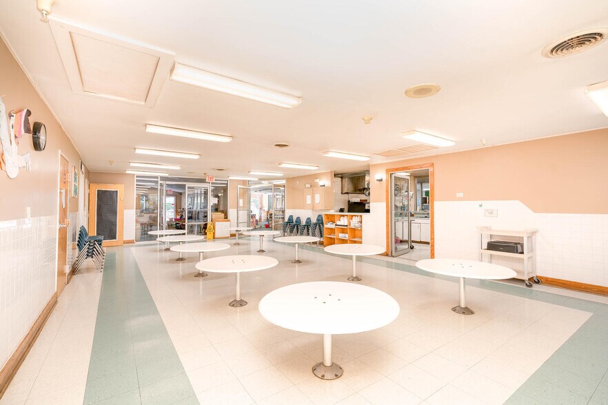 More Photos Of 2081 Mesa Valley Way, Austell Specialty For Sale