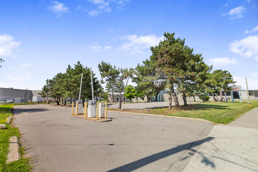 More Photos Of 3405 Rhodes Dr, Windsor Medical For Lease