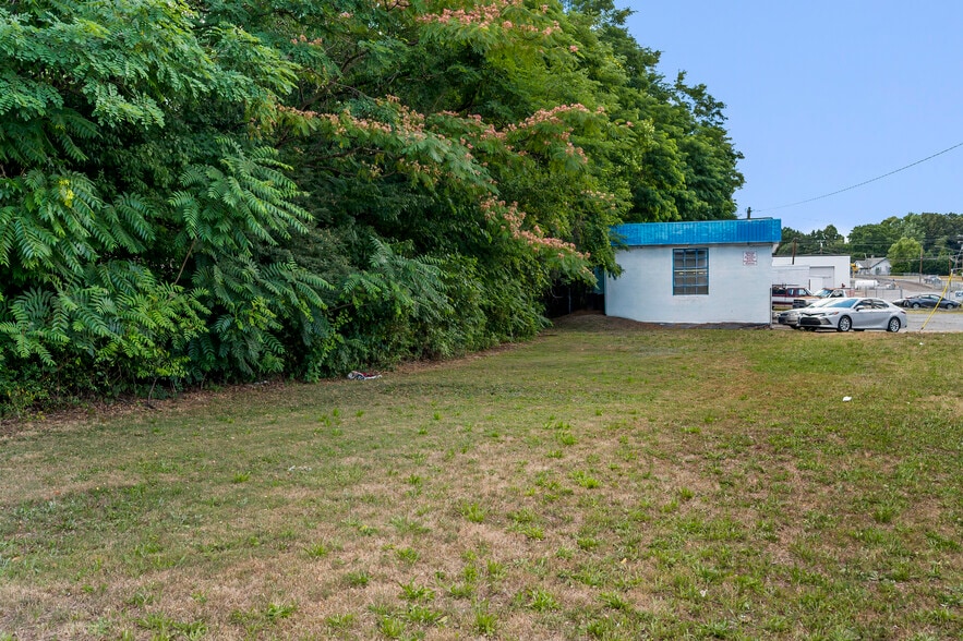 More Photos Of 5326 Main St, Walkertown Service For Sale