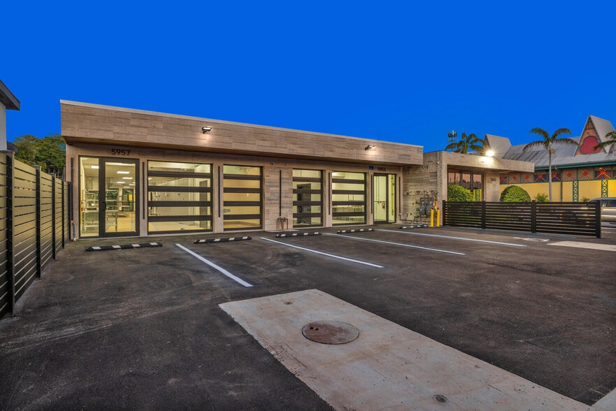 More Photos Of 5955 NE 2nd Ave, Miami Industrial For Sale