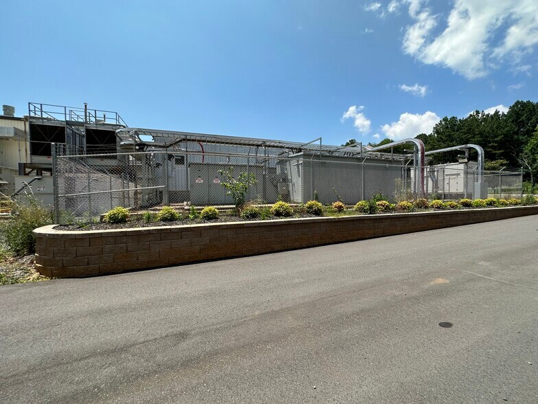 More Photos Of 119 Metrolina Dr, Shelby Manufacturing For Sale
