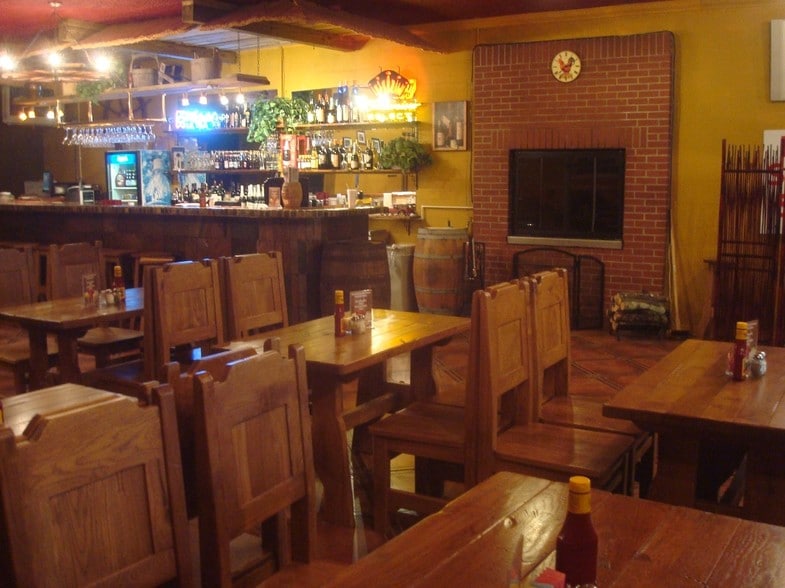 More Photos Of 8771 US Highway 301 S, Jacksonville Restaurant For Sale