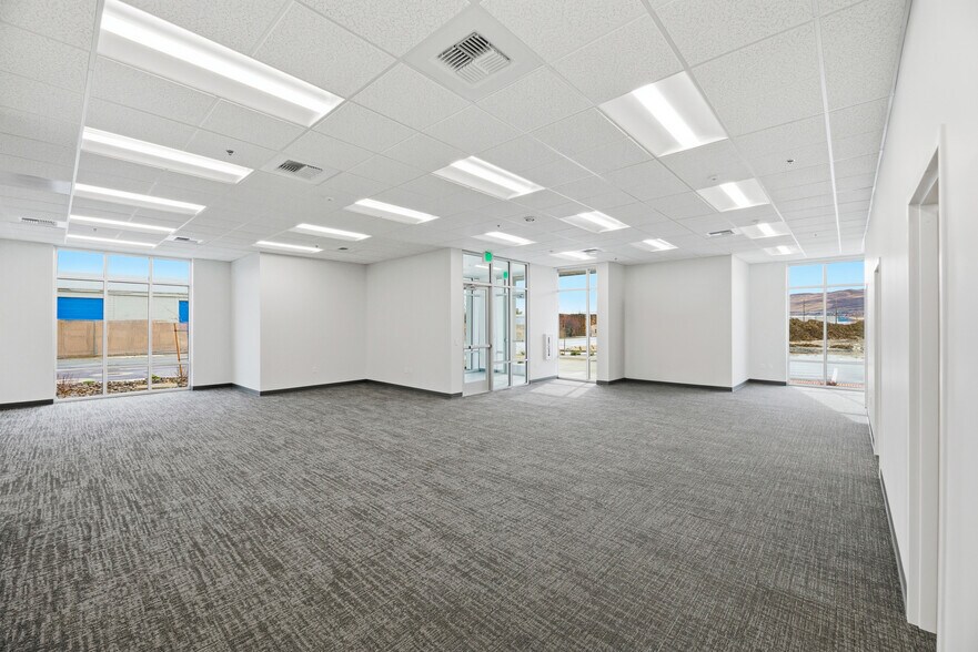 More Photos Of 14003 Mount Anderson St, Reno Distribution For Lease