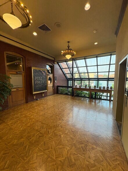 More Photos Of 108-403 4th Ave S, Franklin Storefront Retail Office For Lease