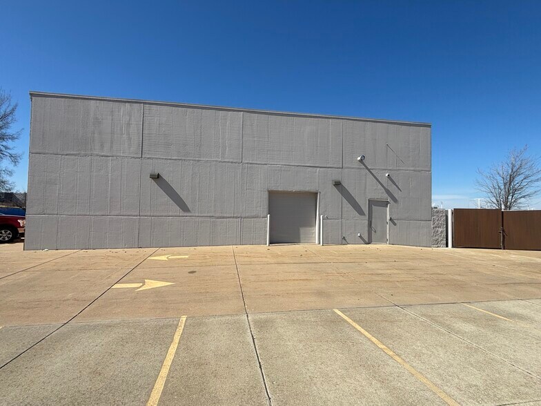 More Photos Of 841 Broadmeadow Rd, Rantoul Flex For Lease