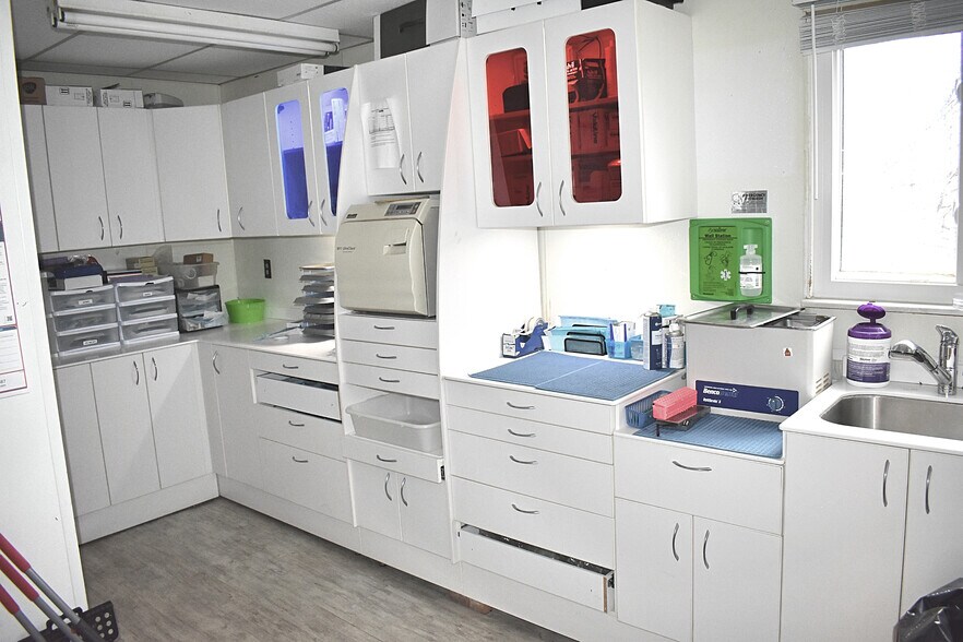 More Photos Of 1333 W Outer 21 Rd, Arnold Medical For Sale