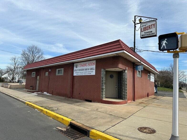 More Photos Of 633 King George Rd, Fords Restaurant For Sale