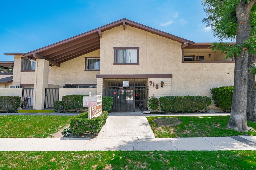 More Photos Of 918 Romneya Dr, Anaheim Apartments For Sale
